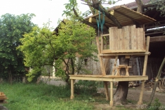 Cabane improvisée en bois de récup - Roman sur Isère (26)